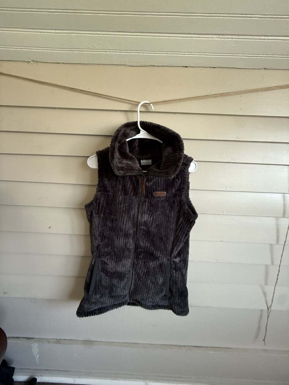 Columbia Faux corduroy Fur Vest Size M Gray